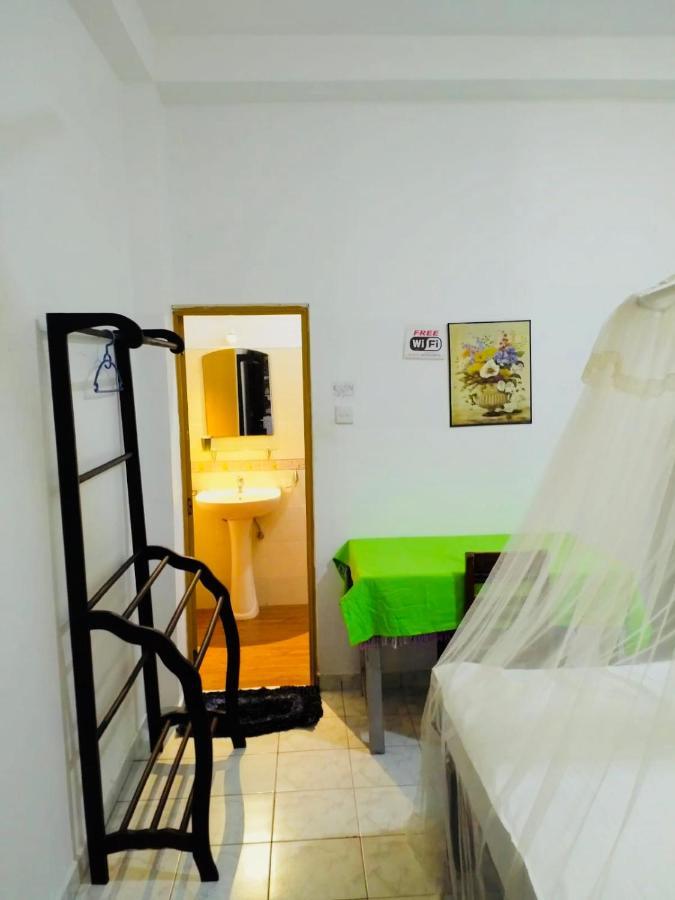 Hikkaduwa Family Inn Buitenkant foto